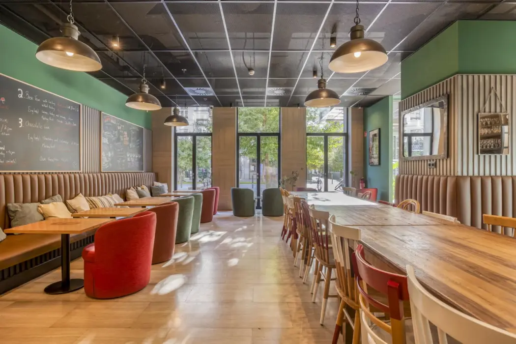 LATROUPE Grand Place Hostel, 