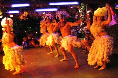 Cena en un Restaurante Típico Chileno con Espectáculo De Danza Tradicional en Grupo Reducido con Recogida