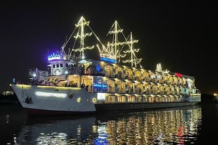 Saigon River Evening Cruise with Dinner and Pickup