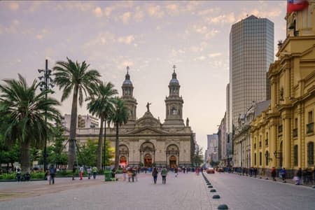 Tour a Pie por el Centro Histórico de Santiago de Chile en Grupo Reducido