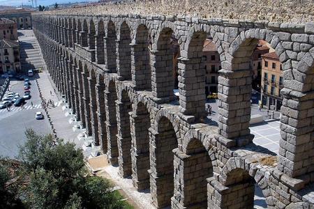 Visita de Día Completo a Toledo y Segovia desde Madrid