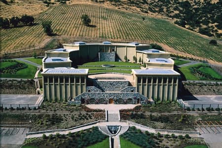 Tour de Medio Día a la Viña Haras de Pirque desde Santiago con Cata de Vino y Recogida en Grupo Reducido