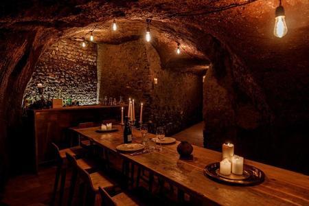 Candlelight Wine Tasting Experience in Ancient Roman Cave in Small Group