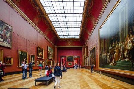 Entrada al Museo del Louvre con Acceso Prioritario y Ticket para Crucero por el Sena