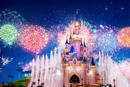 Disneyland® 1 Día / 2 Parques con Transporte desde París