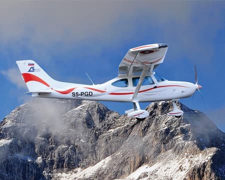 Flight to Triglav with a modern motorized UL plane