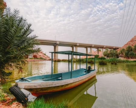 Raha Full Day Tour - Wadi Shab and Bimah Sinkhole 