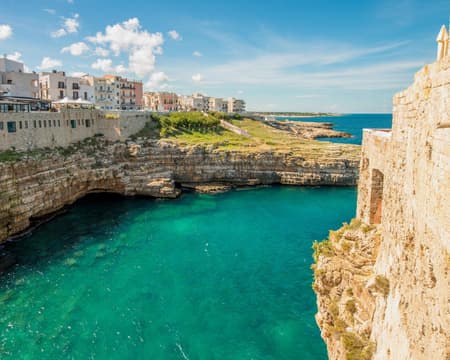 Paseo en barco desde Polignano a Mare: una romántica aventura náutica