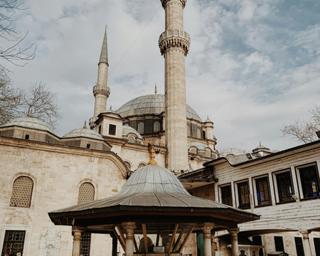 Eyüp Sultan’dan İstanbul’un Tarihi Mekanlarına Yolculuk