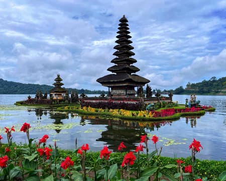 Ulundanu Temple Tour of Bedugul tour with Private transfers