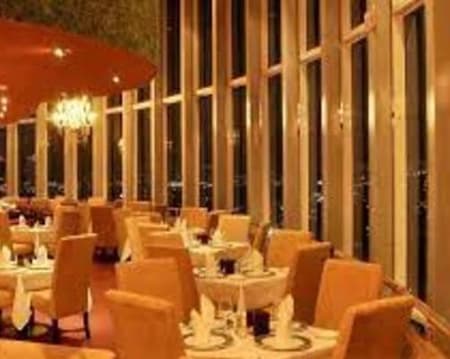 Cena en Restaurante Giratorio con Noche Mexicana en Garibaldi