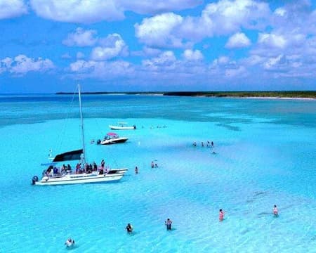 CATAMARAN CON SNORKEL Y CIELO (CVU)