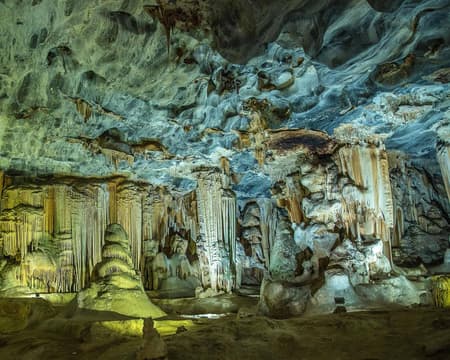 Oudtshoorn Adventure: Caves, Ostriches & Wildlife Full-Day Tour