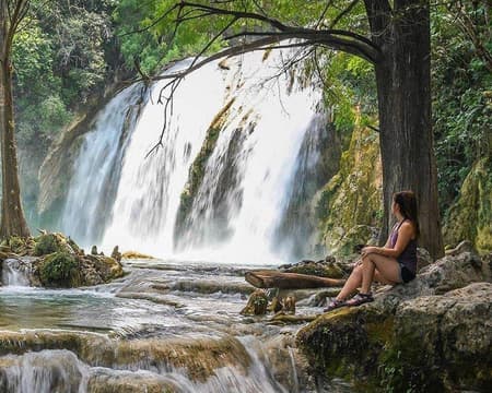 CASCADAS DE CHIFLÓN CON TANSPORTACIÓN (CVU)