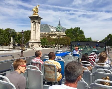 Tootbus Paris - hop-on hop-off bus Discovery Paris