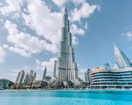 BURJ KHALIFA 124TH AND  125TH - NON PEAK TICKETS (Small Group Tour)