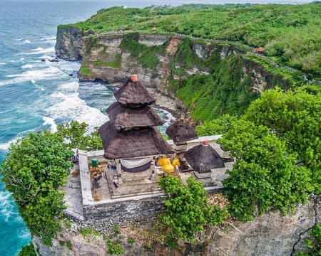 Uluwatu temple with Private transfers