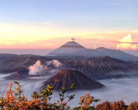 Bromo Sunrise and Hike by Jeep