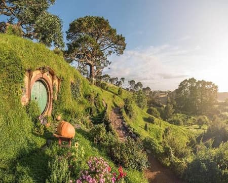 Hobbiton Movie Set and Buffet Lunch from Rotorua (GS47H)