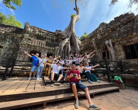 Explore Angkor Small Group Tour
