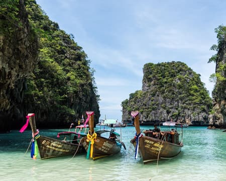 Phi Phi Island Tour by Shared Speed Boat with Lunch