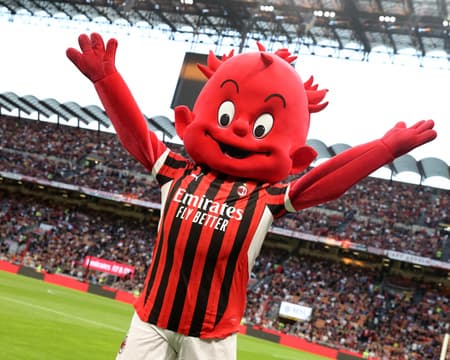 EXCLUSIVE WARM UP MATCH EXPERIENCE (AC MILAN - ROMA)