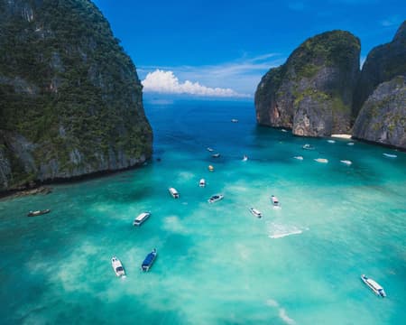 Phi Phi Island Tour by Royal Jet Cruiser