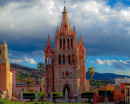 SAN MIGUEL DE ALLENDE CON TRASLADOS (CVU)