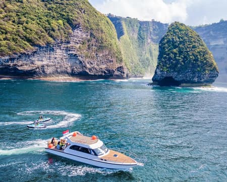 Explore Nusa Penida in Style: Full Day Private Yacht Boat Tour