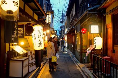 Recorrido gastronómico nocturno en Kioto Pontocho
