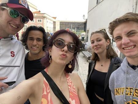 Alfama-Viertel in Lissabon Erkundungsspiel und Tour