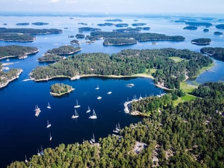 Guided boat tour of the Stockholm Archipelago