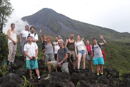 Catarata de La Fortuna, caminata por el volcán Arenal y tour por las aguas termales