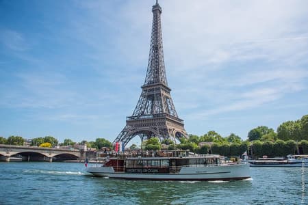 Paris Seine River Champagne Tasting Cruise
