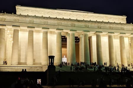 DC Monuments and Memorials Night Tour 