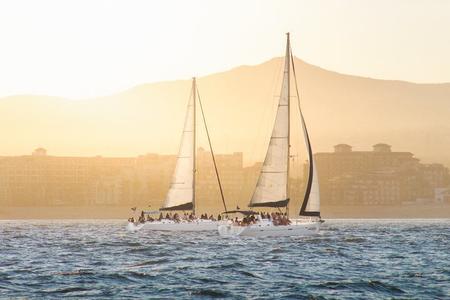 Sortie en voilier de luxe au coucher du soleil à Los Cabos