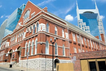 90-Minute Legends of Music City Guided Historical Walking Tour