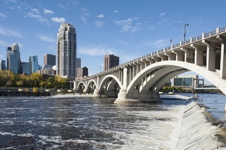 Minneapolis River Walk: un recorrido de audio autoguiado