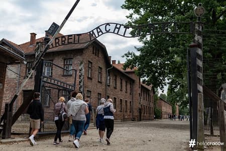 Tour guidato da Cracovia ad Auschwitz Birkenau con trasferimento e biglietto