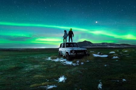 Recorrido en minibús para contemplar la aurora boreal con fotos y chocolate caliente gratis