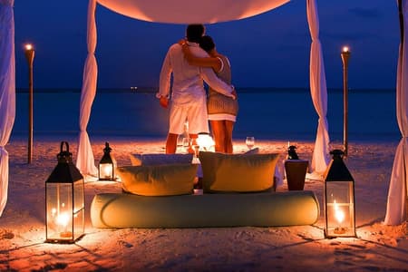 Romantisches Abendessen mit Kerze am Strand von Nungwi oder Kendwa
