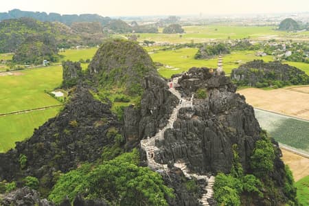 Visita guiada de día completo a Ninh Binh para grupos pequeños de 9 personas desde Hanoi