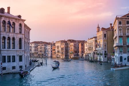 Explore the Instaworthy Spots of Venice with a Local