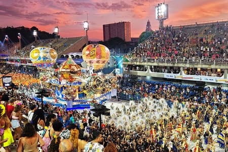 Eintrittskarte für die Karnevalsparade in Rio de Janeiro mit optionaler Karte für den öffentlichen Nahverkehr