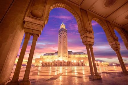Visite nocturne de la ville de Casablanca et dîner marocain traditionnel
