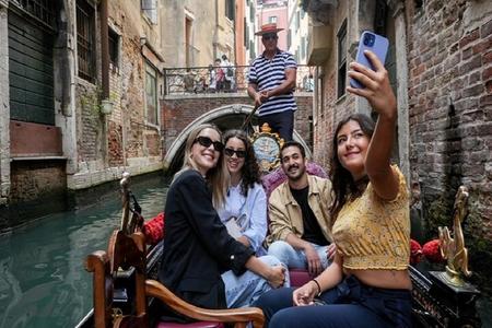St Marks, Doges Palace, with Murano and Burano & Gondola Ride
