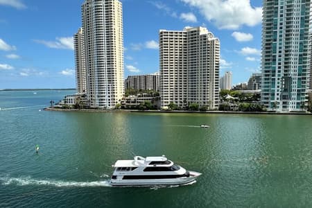 Miami Skyline 75 Minute Luxury Cruise of Millionaire's Homes