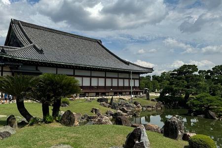 Kyoto: Nijo Castle, Noble Architecture and Gardens Guided Tour