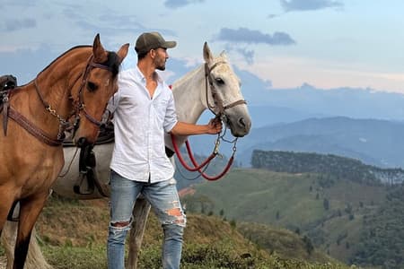 Paseos panorámicos a caballo por las Montañas de Medellín