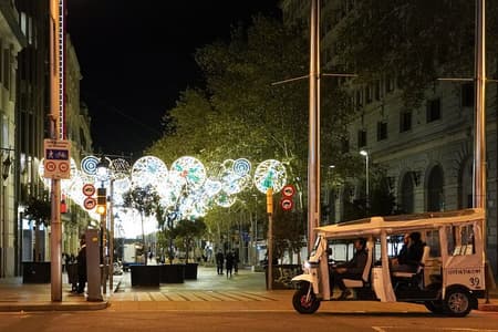 Christmas Lights Tour of Barcelona in Private Eco Tuk Tuk